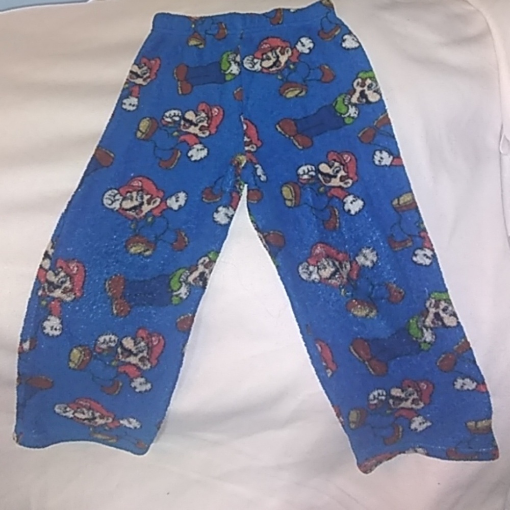 Kids size 6 fleece pjs